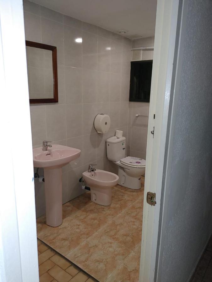 Hostal Sol Celeste Лорет де Мар Екстериор снимка