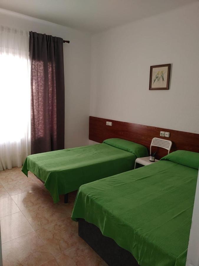 Hostal Sol Celeste Лорет де Мар Екстериор снимка