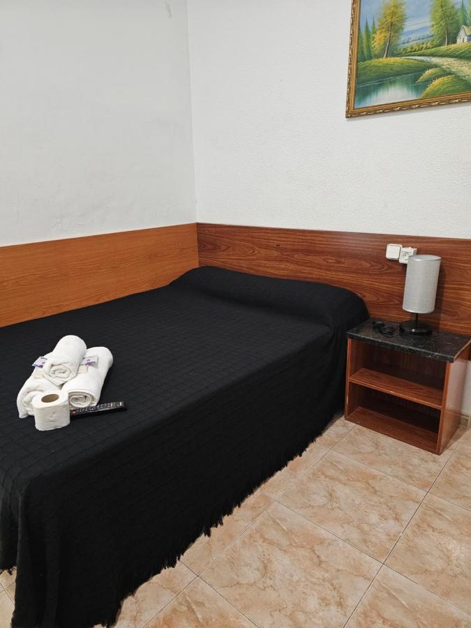 Hostal Sol Celeste Лорет де Мар Екстериор снимка