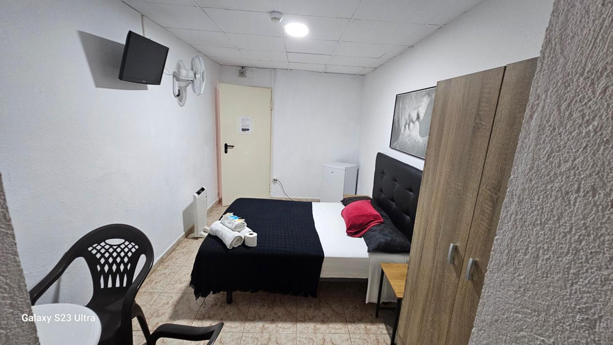 Hostal Sol Celeste Лорет де Мар Екстериор снимка