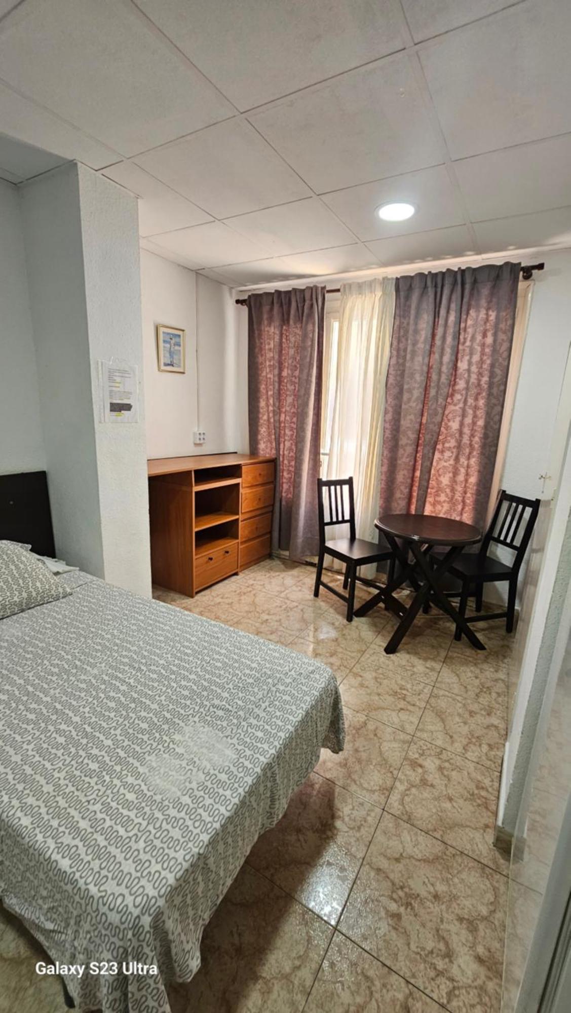 Hostal Sol Celeste Лорет де Мар Екстериор снимка
