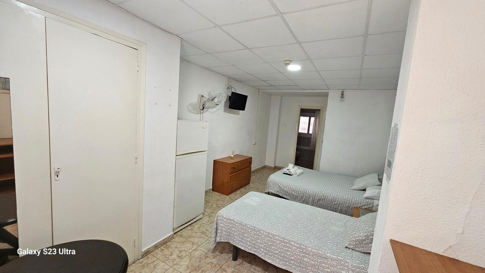 Hostal Sol Celeste Лорет де Мар Екстериор снимка